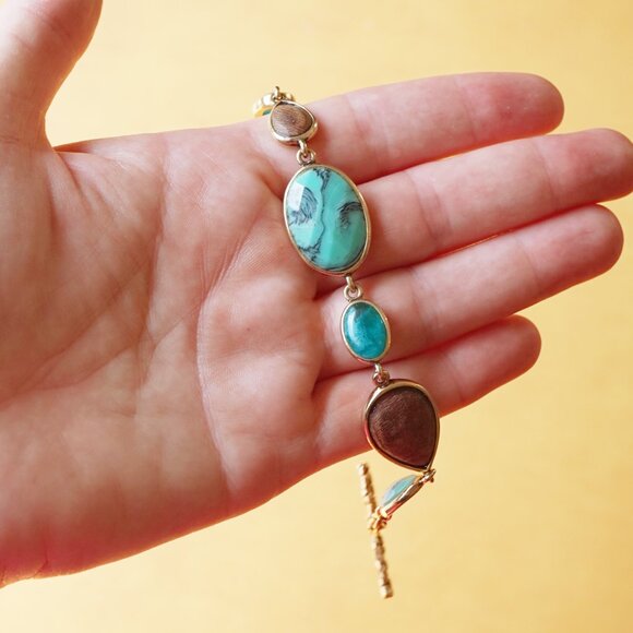 Vintage 1990s Faux Turquoise & Wood Link Bracelet with Toggle Clasp - Picture 4 of 4